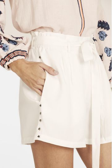 

Short Sany Rapsodia Talla: L y color: crudo