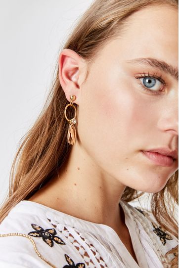 

Aretes Divine Rapsodia Talla: Unitalla y color: dorado