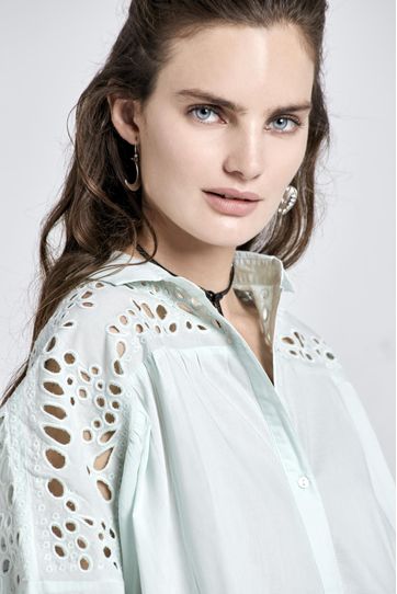 

Camisa Mandalui Rapsodia Talla: M y color: verde