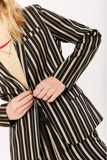 

Saco Basu Rapsodia Stripes Talla: M y color: gris