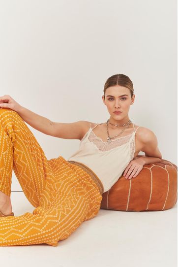 

Pantalón Helene Rapsodia Kesari Talla: S y color: mostaza