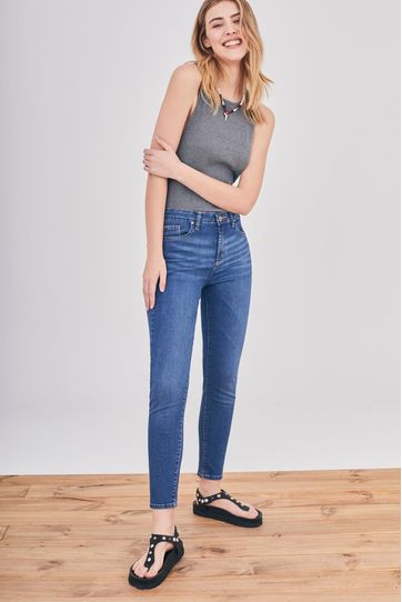

Jeans Slim Debbie Lerida Rapsodia Talla: XL y color: azul