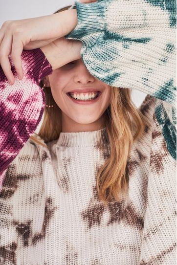 

Suéter Tye Rapsodia Dye Batik Talla: L y color: arena