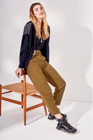 

Pantalón New Rapsodia Jing Bundu Talla: L y color: marron