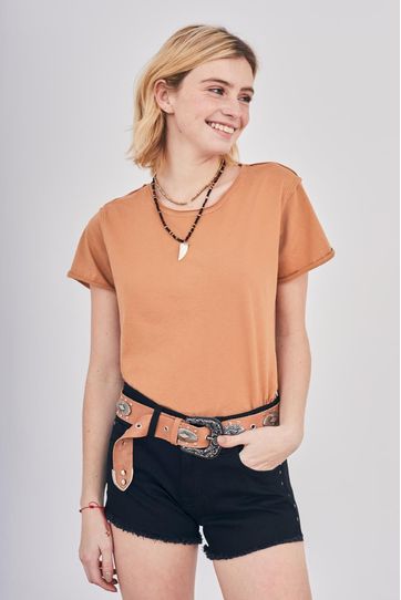 

Playera Cata Rapsodia Basic Talla: M y color: camel