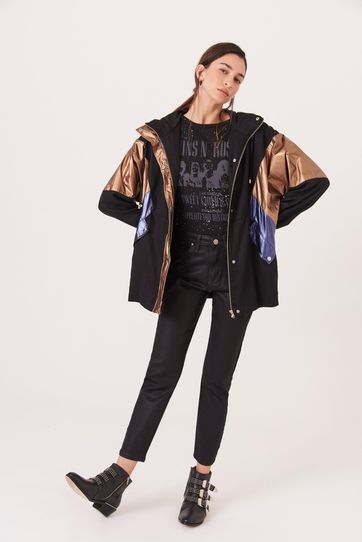 

Chamarra New Rapsodia Jing Bundu Talla: XS y color: negro
