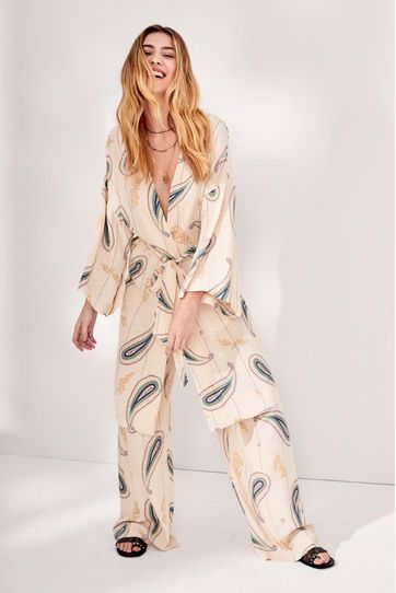 

Kimono Nisha Rapsodia Gypsy Talla: M y color: crudo