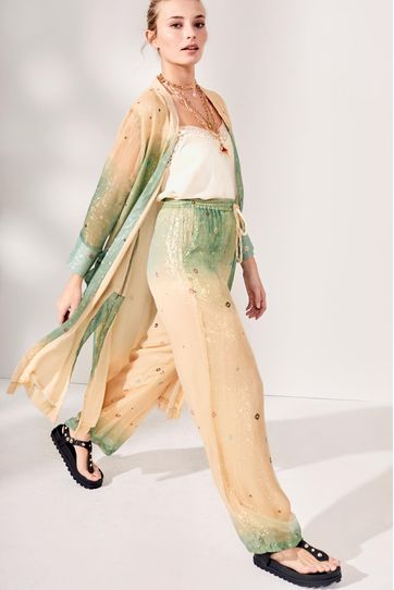 

Pantalón Dominique Rapsodia Bandani New Talla: S y color: arena