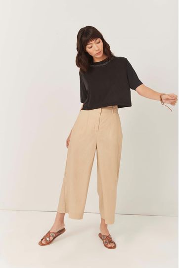 

Pantalón Vanni Rapsodia Lino Talla: S y color: maiz