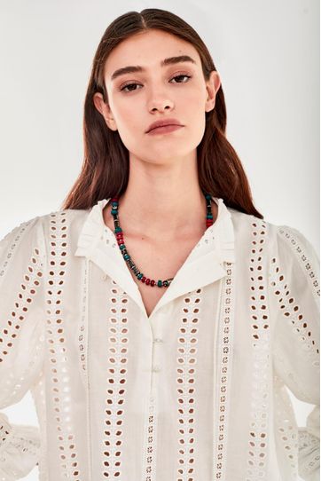 

Camisa Mao Rapsodia Broderie Talla: XS y color: blanco