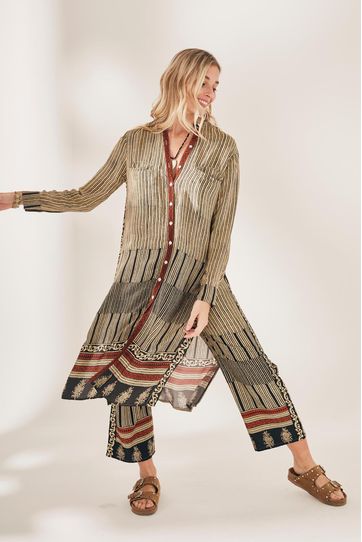 

Camisa Luluwa Rapsodia Nilo Talla: S y color: marron