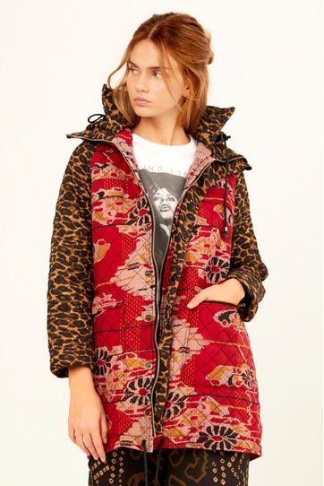 

Chamarra Rapsodia Paisley Patchwork Rojo Talla: S y color: rojo