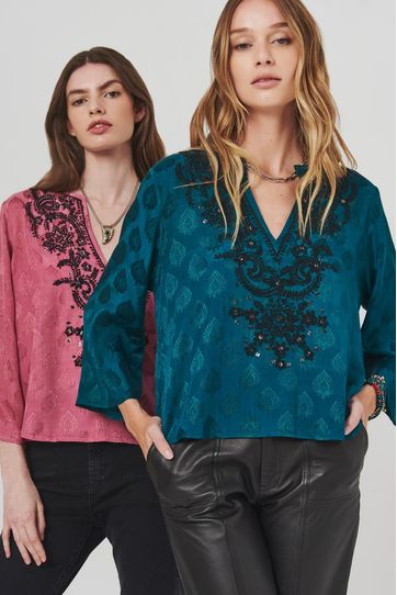 

Camisa Rapsodia Gandha Zapp Petroleo Talla: XS y color: petroleo