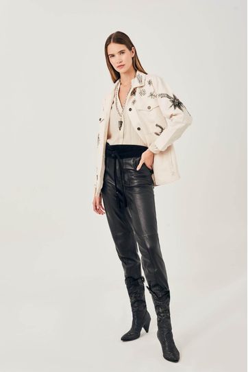 

Chamarra Rapsodia Army Stars P Crudo Talla: M y color: crudo