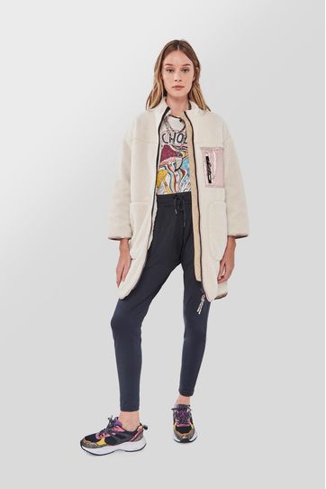 

Chamarra Rapsodia Shearling Crudo Talla: L y color: crudo