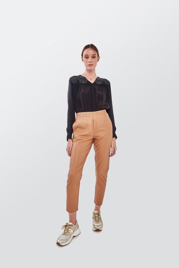

Pantalón Rapsodia Polis Camel Talla: S y color: camel