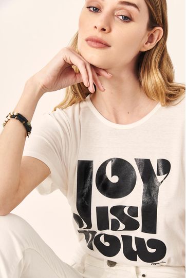 

Playera Rapsodia Joy Is Now Talla: M y color: blanco