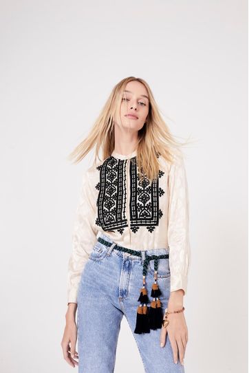 

Camisa Rapsodia Inu Nobu Talla: S y color: crudo