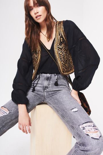 

Chaleco Rapsodia Studs Talla: S y color: negro