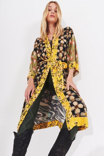 

Kimono Rapsodia Nipon Collage Talla: M y color: multicolor