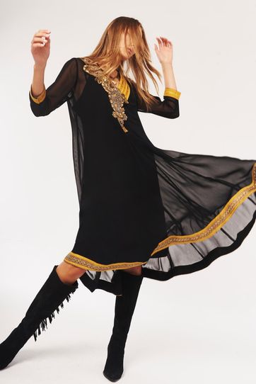 

Vestido Rapsodia Issey Talla: M y color: negro