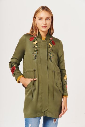 

Chamarra Rapsodia Vladimir Sakura Talla: XS y color: verde