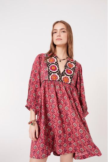 

Vestido Rapsodia Aiko Suzani Mix Talla: L y color: rosa