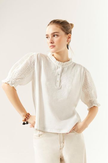 

Playera Rapsodia Margarette Talla: M y color: blanco