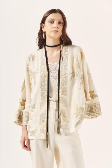 

Kimono Rapsodia Tencel Flower Talla: S y color: crudo