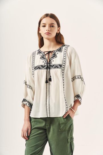 

Camisa Rapsodia Hibiscus Talla: S y color: crudo