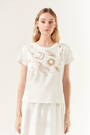 

Playera Rapsodia Jeanne Talla: M y color: crudo