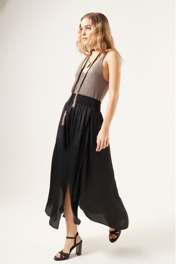 

Falda Rapsodia Irun Sum D Talla: L y color: negro