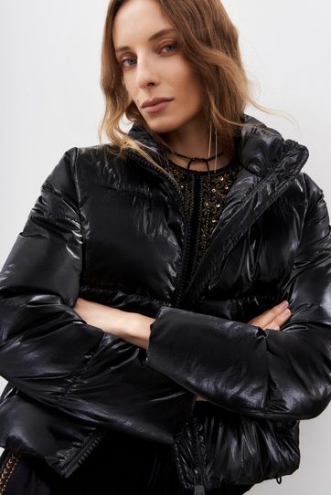 

Chamarra Rapsodia Bhali Shine Talla: S y color: negro
