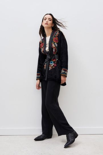 

Saco Rapsodia Jinil Ali Talla: XS y color: negro